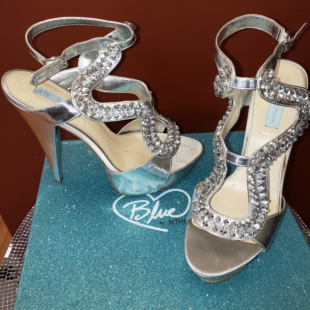 Women's shoes (worn once)